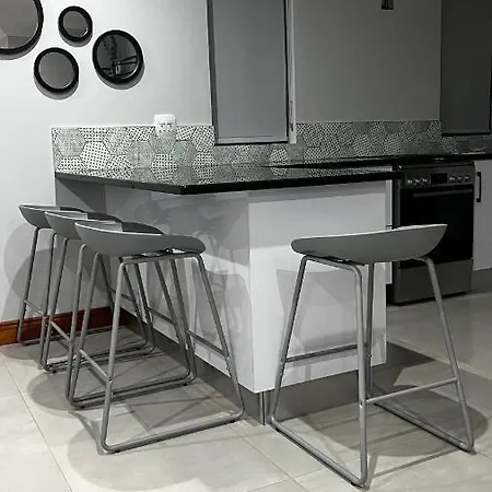 Robyns Nest Self Catering Flat No3 Apartamento Kloof Exterior foto