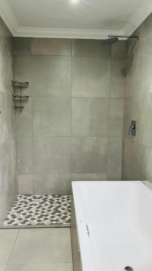 Robyns Nest Self Catering Flat No3 *